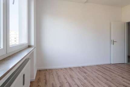 Wohnung Köln-Ehrenfeld Ehrenfeld - 2 Zimmer, 65 m&sup2;, 1.250&euro; | Angebot:24893837