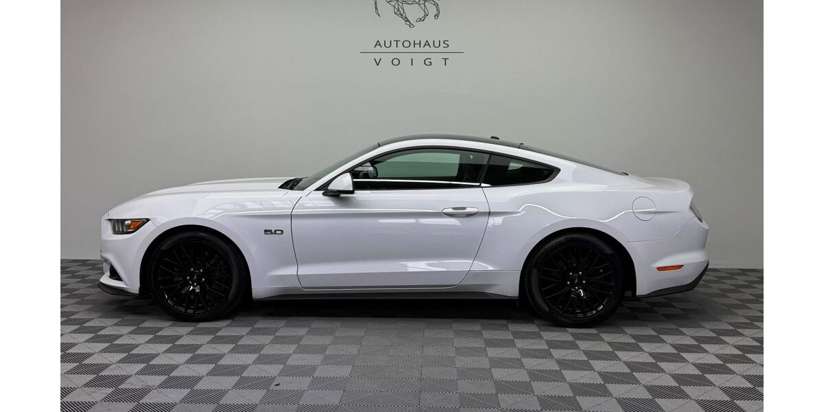 Ford Mustang 42.300 km 35.500 € Radevormwald 42477