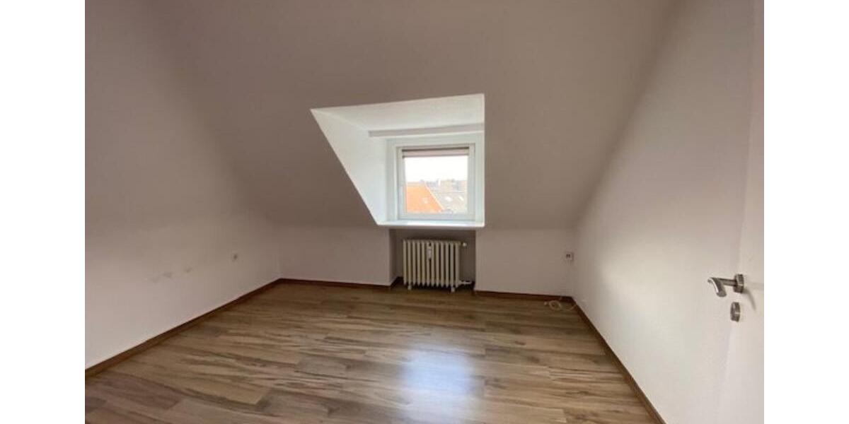 Dachgeschoßwohnung Wuppertal Lichtenplatz - 4 Zimmer, 70 m&sup2;, 510&euro; | Angebot:24715810