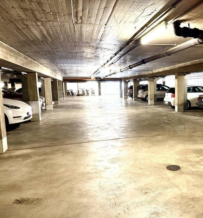 Provisionsfreier Direktverkauf: Kernsanierte 3-Zimmer-Wohnung mit TG , Düsseldorf-Golzheim