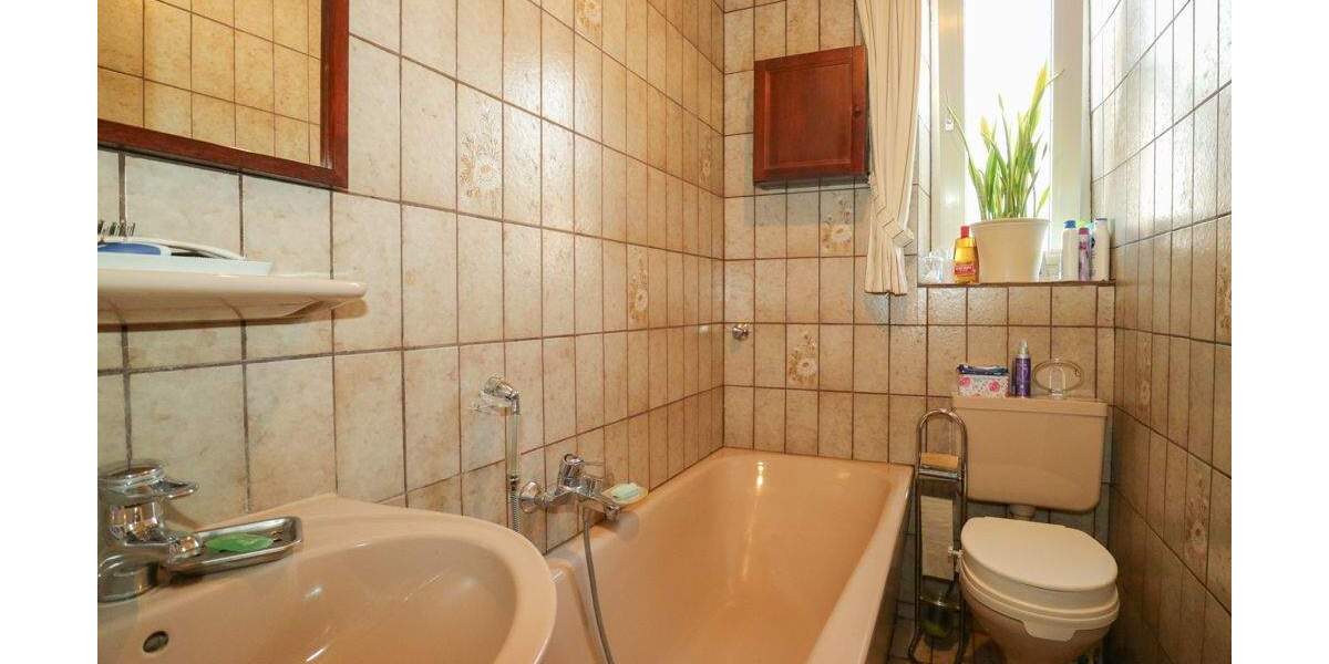 Mehrfamilienhaus, Wohnhaus Neuss Dreikönigenviertel - 6 Zimmer, 132 m&sup2;, 350.000&euro; | Angebot:25736790