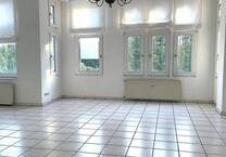 großer Wohn-Essbereich, Schlafen + Ankleide + Loggia optimal für Single oder Paar