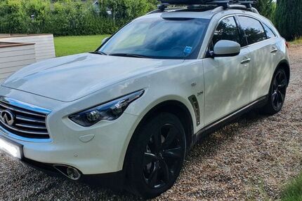 INFINITI QX70
