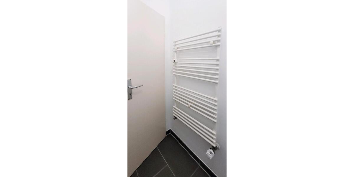 Hochparterre Solingen Central - 1 Zimmer, 37 m&sup2;, 650&euro; | Angebot:24869977