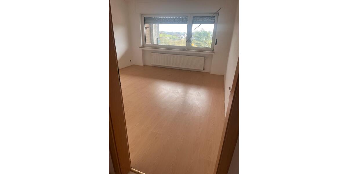 Terrassenwohnung Wermelskirchen - 3 Zimmer, 101 m&sup2;, 1.200&euro; | Angebot:26400653