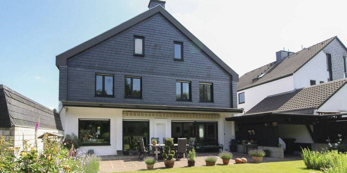 Einfamilienhaus Haan - 7 Zimmer, 303 m&sup2;, 889.000&euro; | Angebot:26834359