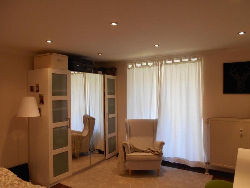 Meerbusch-Büderich: helle moderne 1-Zimmer-Wohnung mit Garten zimmer