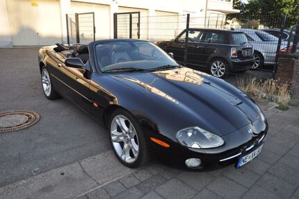 Jaguar XK8