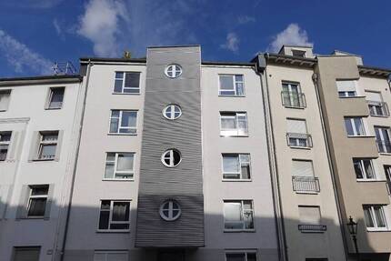 JUNGE UND MODERNE Wohnung IN ZENTRALER LAGE ! FÜR DEN KAPITANLEGER GUT VERMIETET