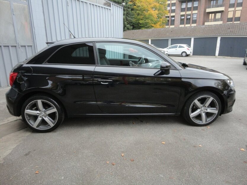 Audi A1 ambition 1,2 TFSI Klimaautom.SHZ PDC Alu17 105.000 km 7.390 € Neuss 41462