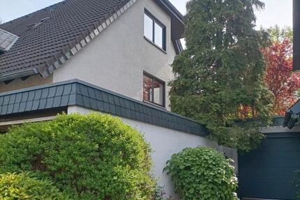 Haus Bergisch Gladbach Gronau - 7 Zimmer, 200 m&sup2;, 2.300&euro; | Angebot:27614902
