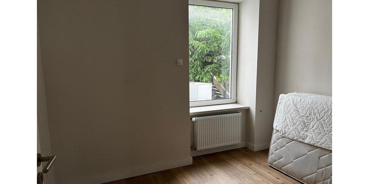 Dachgeschoßwohnung Wuppertal Gemarkung Langerfeld - 4 Zimmer, 100 m&sup2;, 850&euro; | Angebot:25921624