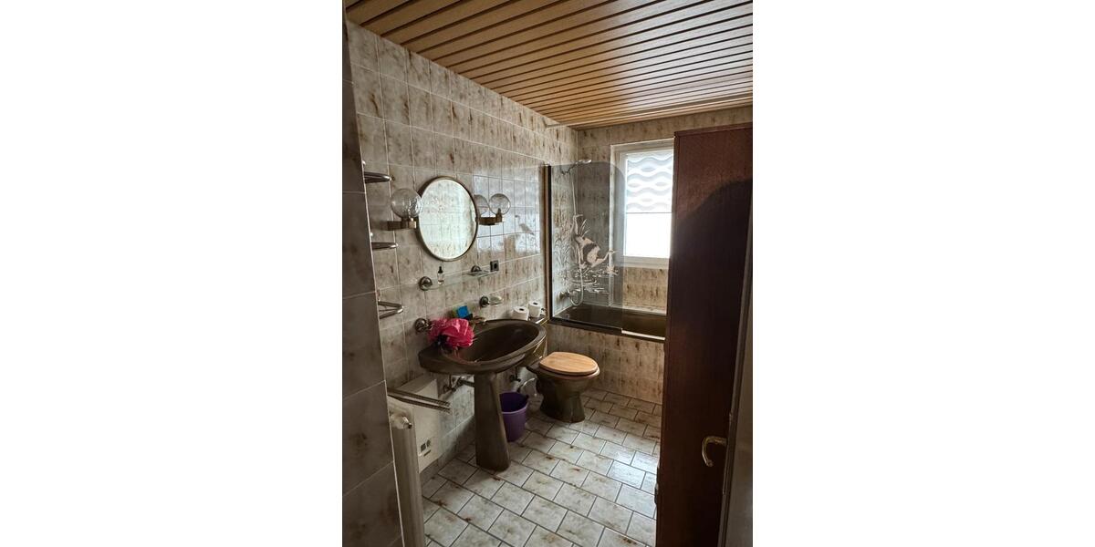 Erdgeschoßwohnung Wuppertal Unterbarmen - 3 Zimmer, 75 m&sup2;, 190.000&euro; | Angebot:27621764