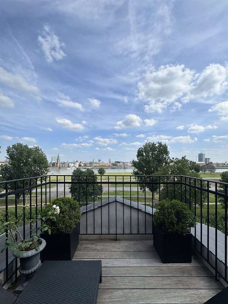 Wohnung zum Kaufen in Düsseldorf 2.250.000 € 150 m²
