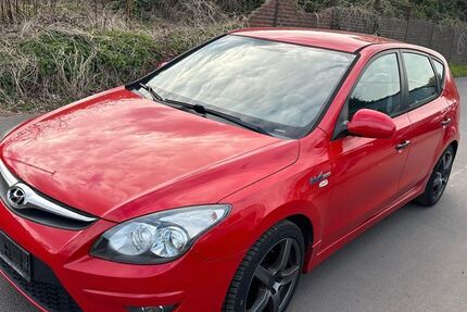 Hyundai i30 145.000 km 4.000 &euro; köln 50739