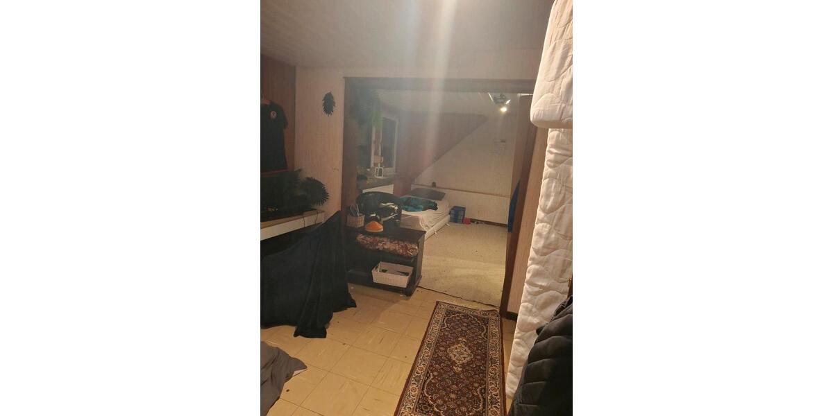 Dachgeschoßwohnung Leverkusen Bergisch Neukirchen - 4 Zimmer, 86 m&sup2;, 950&euro; | Angebot:25784130