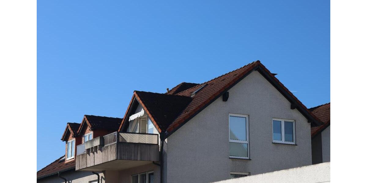 Dachgeschoßwohnung Hattingen - 4 Zimmer, 94 m&sup2;, 200.000&euro; | Angebot:25297053