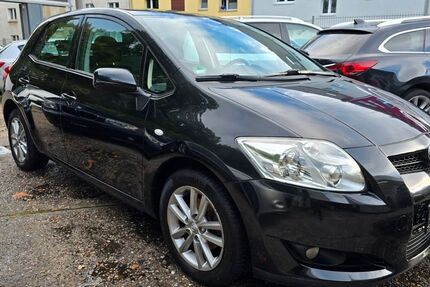 Toyota Auris 106.000 km 4.900 € Essen 45144