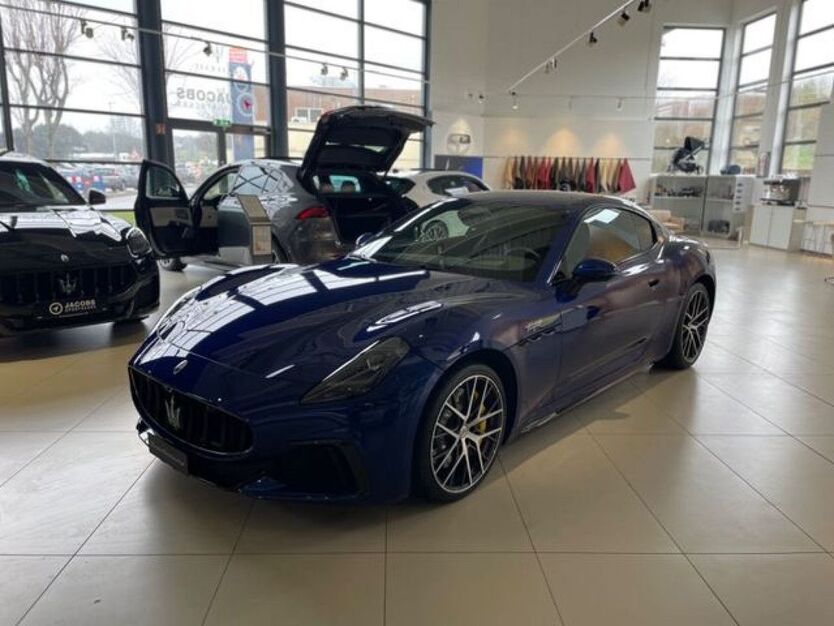 Maserati Granturismo 11.500 km 143.980 € Köln 50829