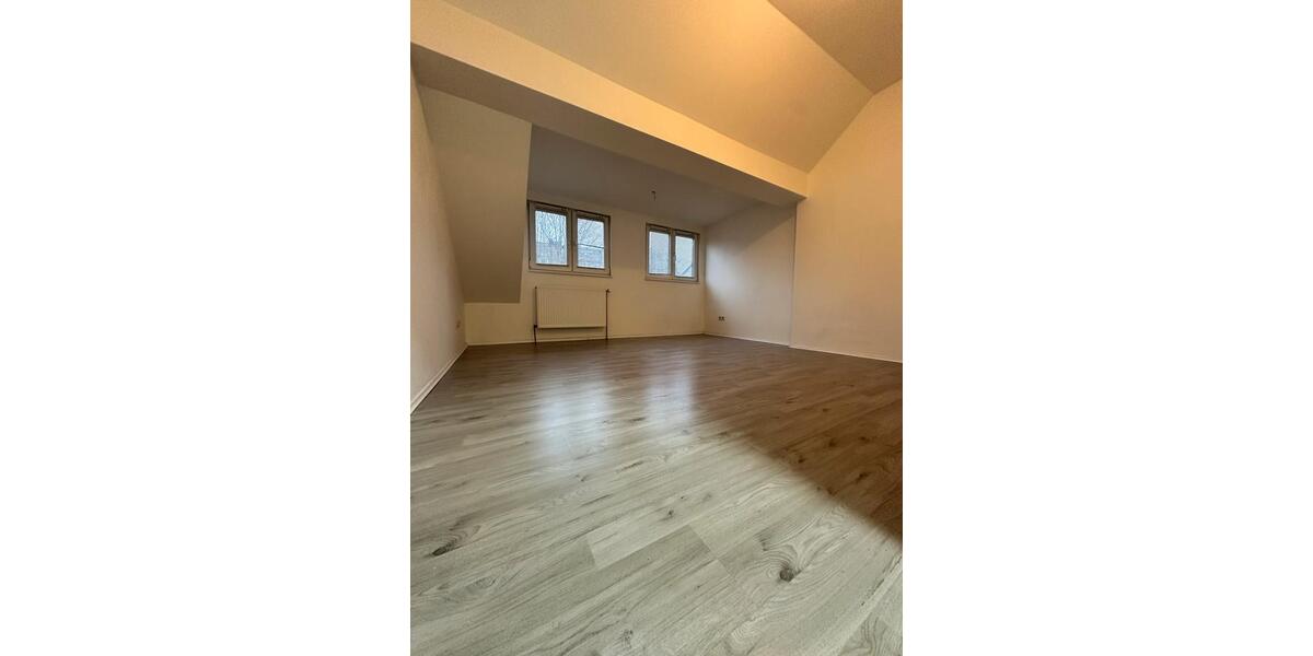 Dachgeschoßwohnung Wuppertal Elberfeld - 4 Zimmer, 73 m&sup2;, 680&euro; | Angebot:24839185