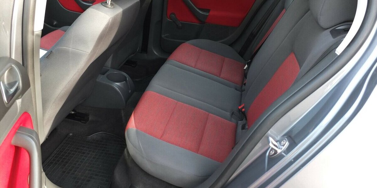 VW Golf BLACK WEEK 25:TRENDLINE KLIMAAUTOMATIK 5-TÜRI 132.115 km 4.498 € Köln 50858