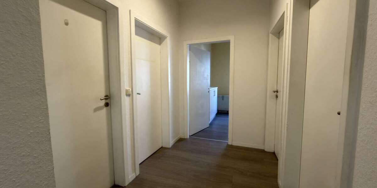 Großes Büro- und Praxisfläche in Hattingens Altstadt mit IT-Raum, LAN, Seminarraum und Gartennutzung - Gewerbeobjekt Hattingen Baak | Angebot:24705235