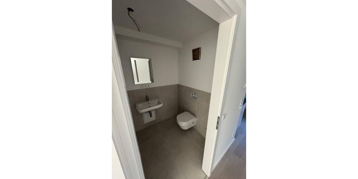 Etagenwohnung Düsseldorf Stadtmitte - 2 Zimmer, 33 m&sup2;, 975&euro; | Angebot:26654597