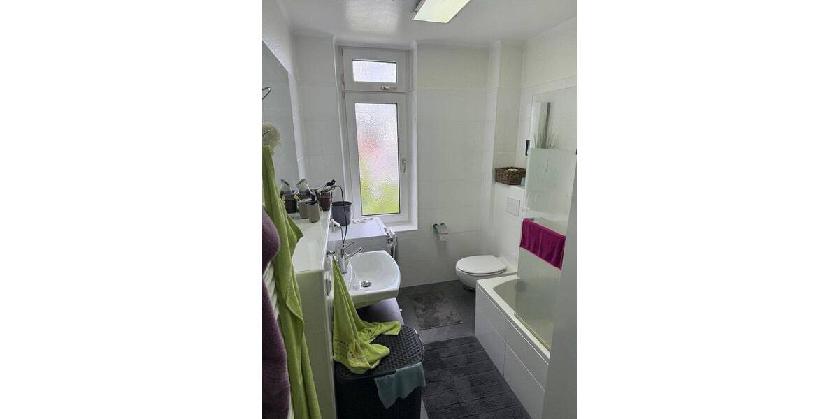 Etagenwohnung Hilden - 3 Zimmer, 83 m&sup2;, 1.050&euro; | Angebot:26879234