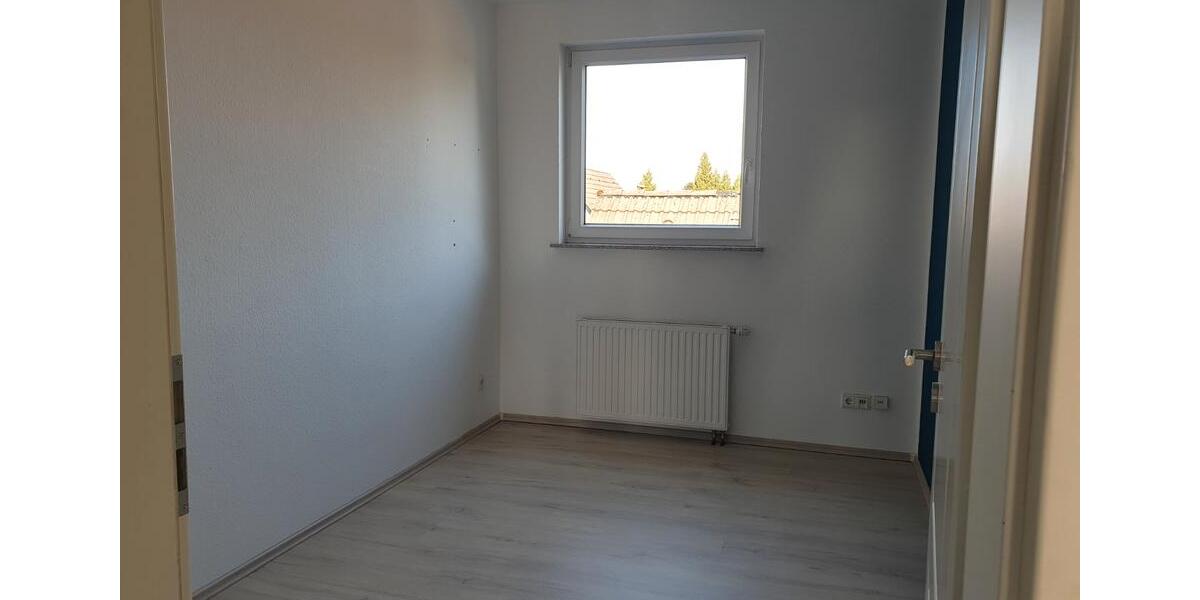 Dachgeschoßwohnung Langenfeld (Rheinland) - 3 Zimmer, 85 m&sup2;, 289.000&euro; | Angebot:26095167