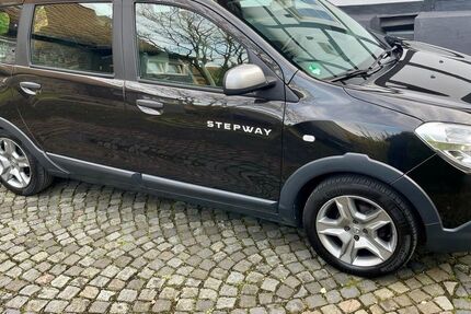 Dacia Lodgy 86.000 km 10.900 € Solingen 42719
