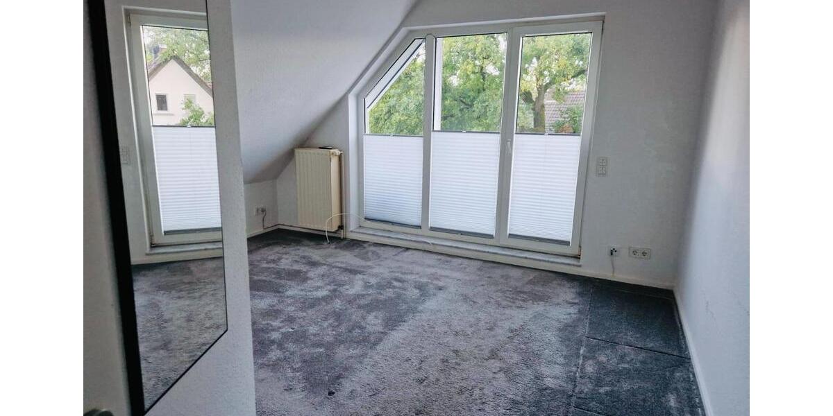 Dachgeschoßwohnung Bergisch Gladbach Gronau - 3 Zimmer, 78 m&sup2;, 1.050&euro; | Angebot:24752623