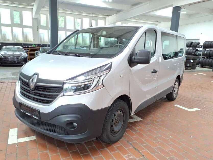 Renault Trafic 151.722 km 15.980 € Düsseldorf 40597