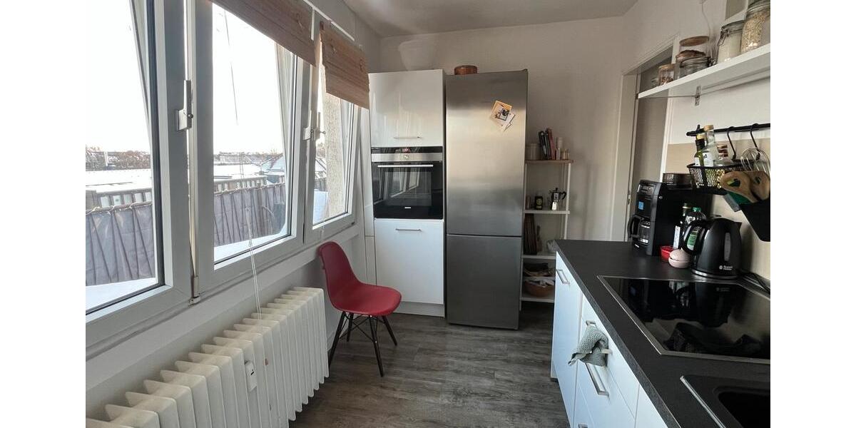 Dachgeschoßwohnung Düsseldorf Stadtbezirk 2 - 2.5 Zimmer, 90 m&sup2;, 1.500&euro; | Angebot:24421846
