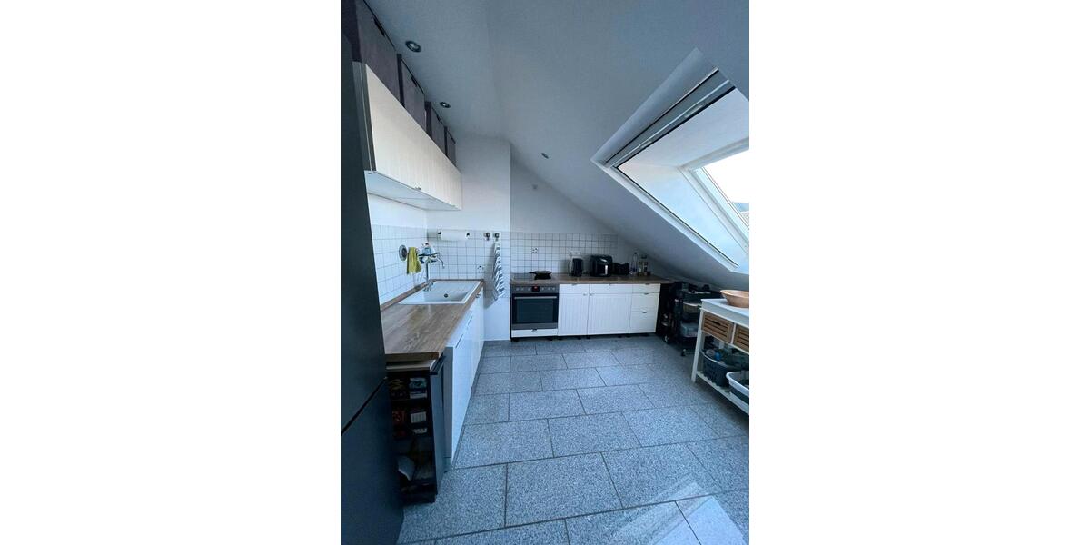 Dachgeschoßwohnung Neuss - 3 Zimmer, 65 m&sup2;, 630&euro; | Angebot:24802453