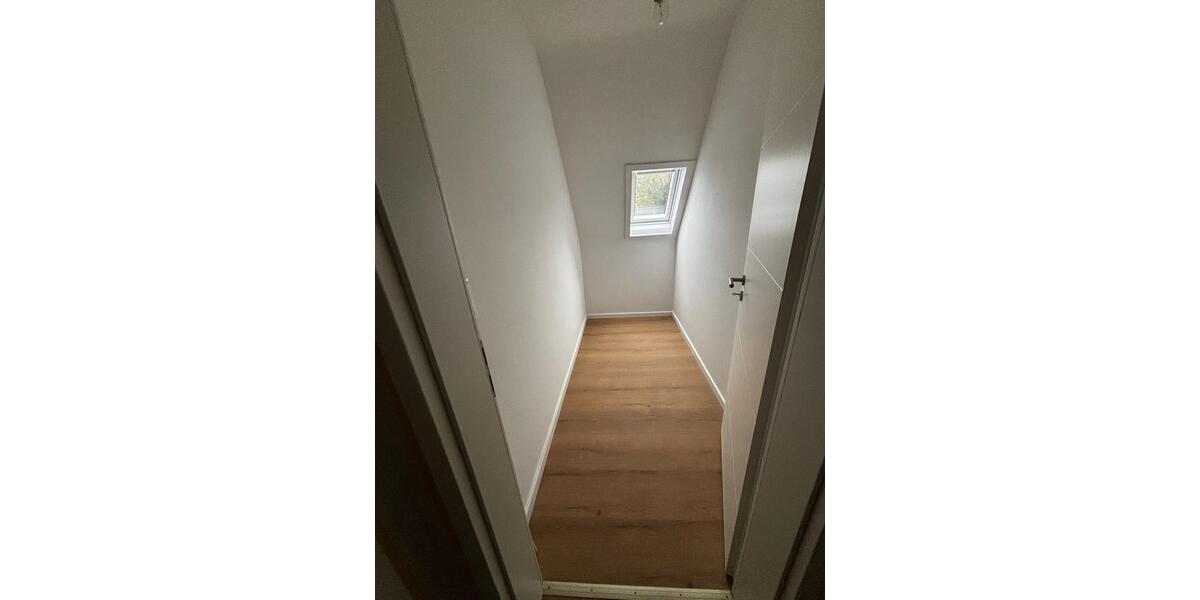 Doppelhaushälfte Mettmann - 5.5 Zimmer, 131 m&sup2;, 2.475&euro; | Angebot:25957720