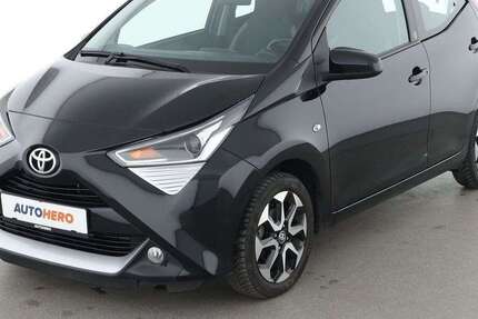 Toyota Aygo 22.949 km 14.680 € Köln 50739