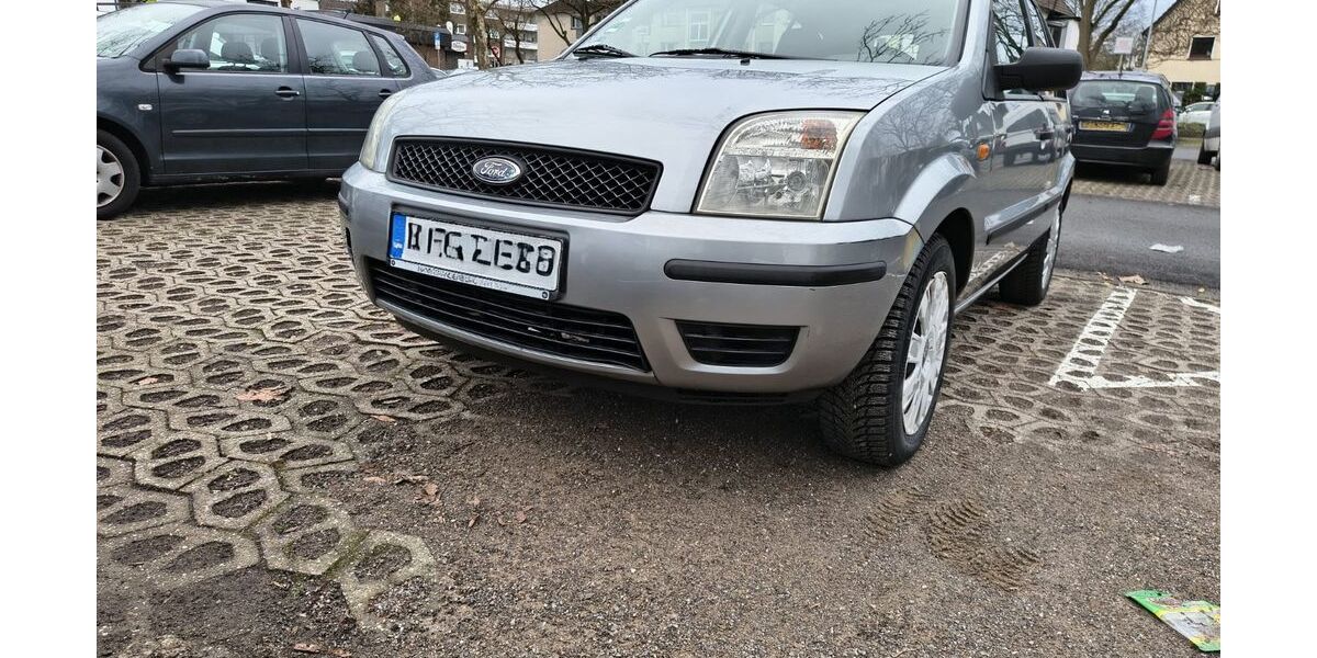 Ford Fusion 165.837 km 2.799 &euro; Hilden 40723