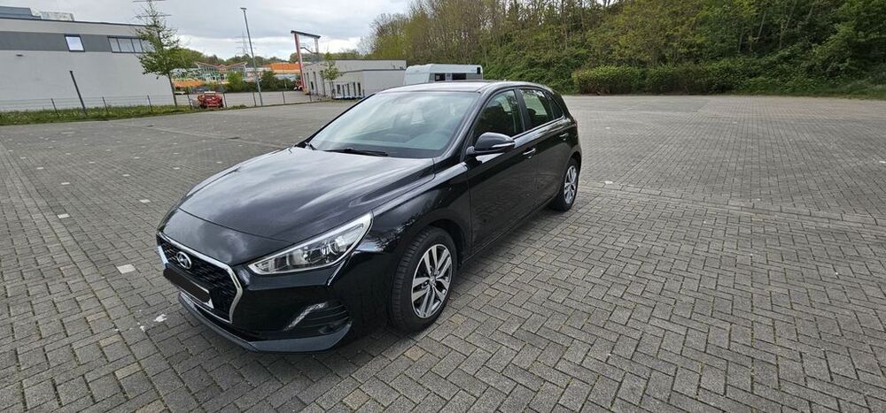 i30