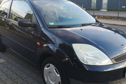 Ford Fiesta 124.000 km 2.200 &euro; Düsseldorf 40474