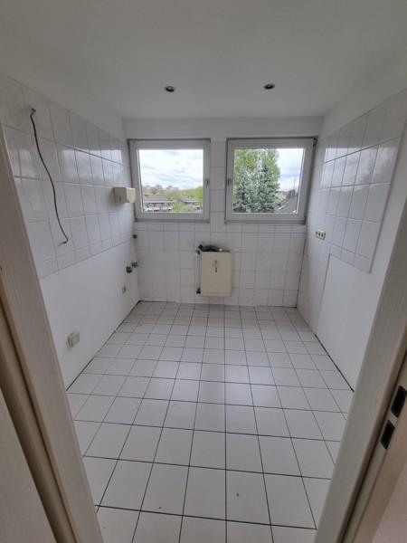 Ratingen: Tolle Dachgeschosswohnung mit großem Wohnraum und Parkettboden zimmer