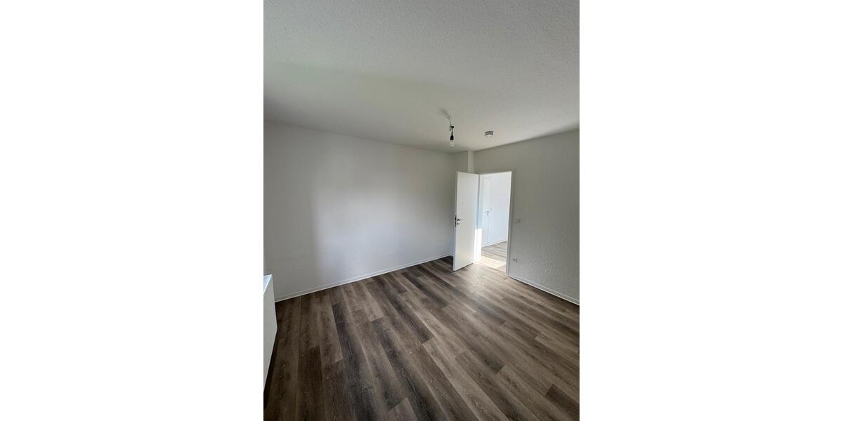 Dachgeschoßwohnung Solingen Central - 2 Zimmer, 65 m&sup2;, 890&euro; | Angebot:27625775