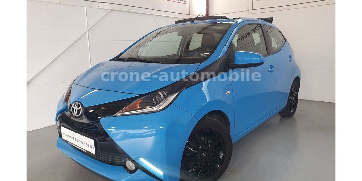 Toyota Aygo (X) 61.245 km 7.995 &euro; Wuppertal 42349