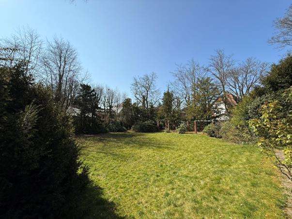 Grundstück zu verkaufen in Meerbusch 1.490.000 € 1000 m²