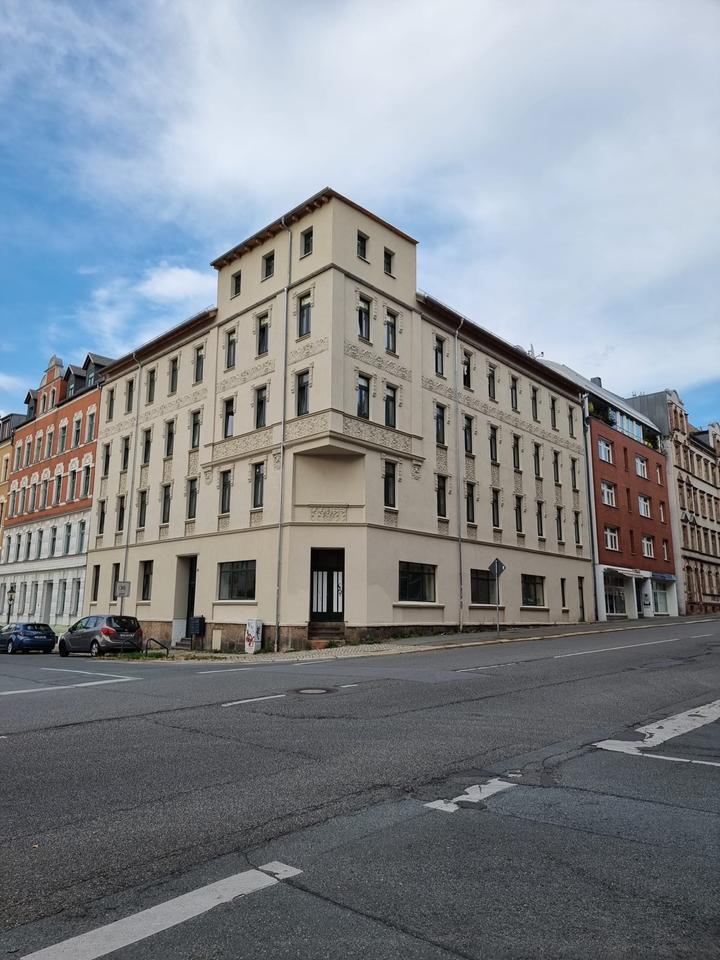 13-Familienhaus + 1 Gewerbeeinheit | Fast fertig renoviert | zimmer