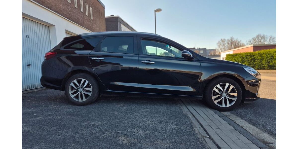 Hyundai i30 123.000 km 10.500 &euro; Remscheid 42853