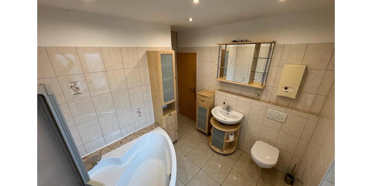 Erdgeschoßwohnung Solingen Ohligs - 3 Zimmer, 82 m&sup2;, 850&euro; | Angebot:24744812