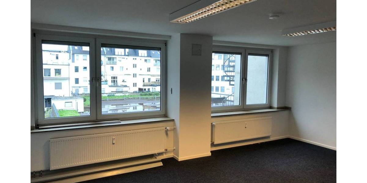 Gewerbeobjekt Düsseldorf Stadtmitte - 4 Zimmer, 125 m&sup2;, 2.500&euro; | Angebot:23953587