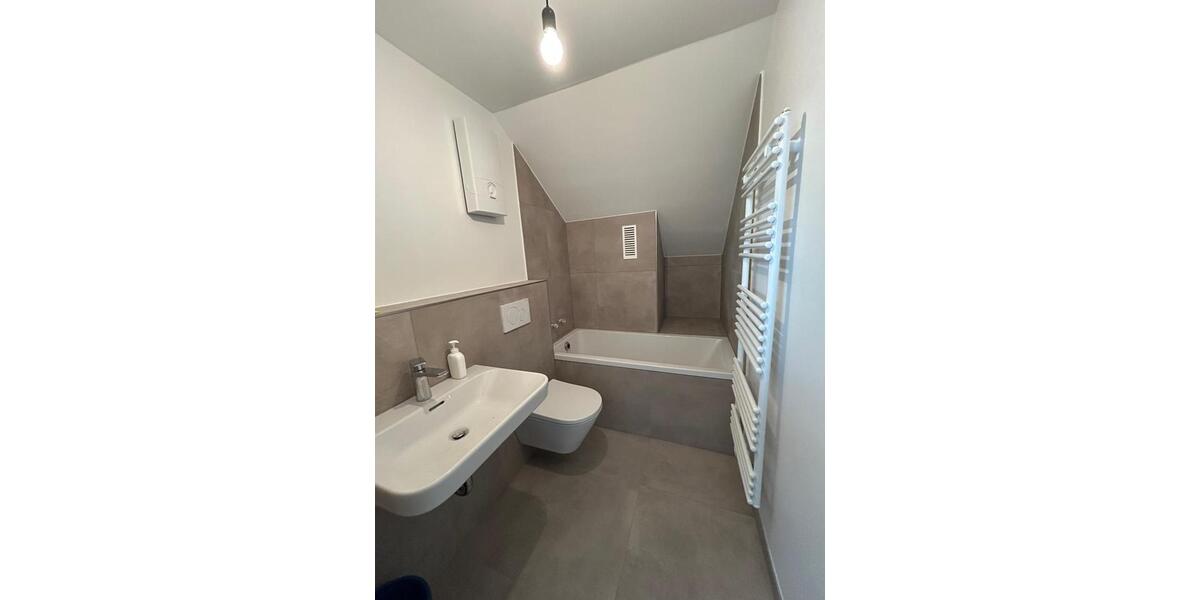 Dachgeschoßwohnung Neuss Allerheiligen - 2 Zimmer, 47 m&sup2;, 750&euro; | Angebot:27592740