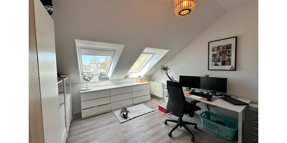 Dachgeschoßwohnung Solingen Burg - 4 Zimmer, 134 m&sup2;, 410.000&euro; | Angebot:26669530