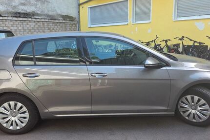 VW Golf 111.636 km 8.400 &euro; Solingen 42655